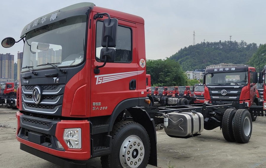 国六DV5随车吊6×4尊享版